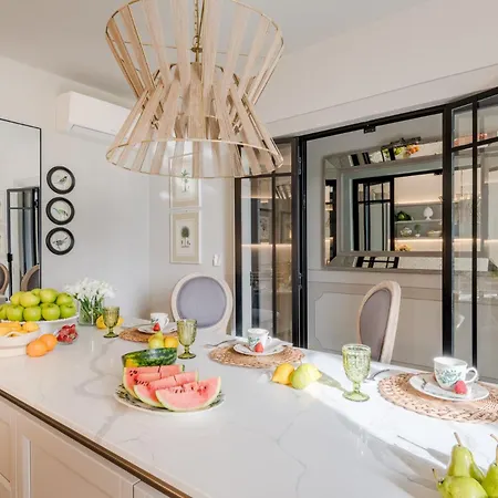 Sunkiss: Luxury With Tuscan Flair * Montecarlo