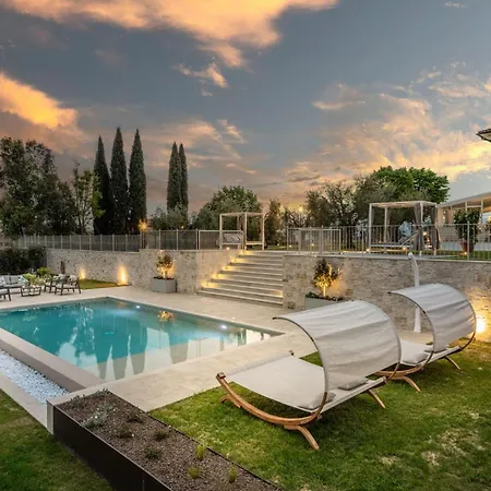 Sunkiss: Luxury With Tuscan Flair