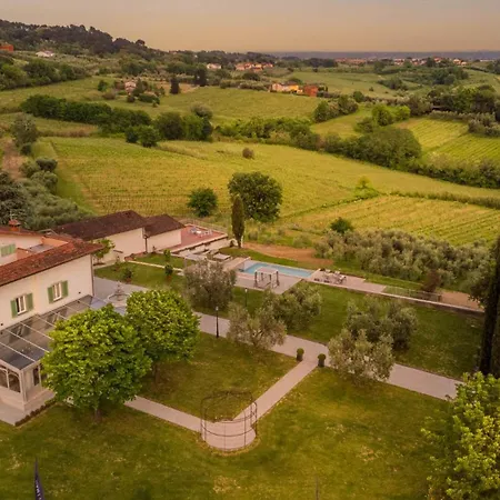 Villa Sunkiss: Luxury With Tuscan Flair