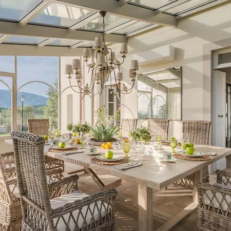 Sunkiss: Luxury With Tuscan Flair