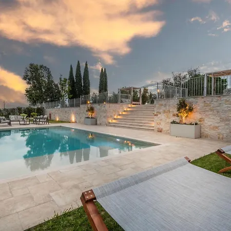 Sunkiss: Luxury With Tuscan Flair Villa