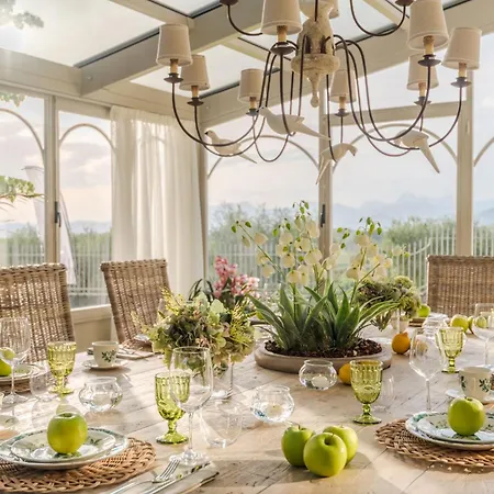 Villa Sunkiss: Luxury With Tuscan Flair