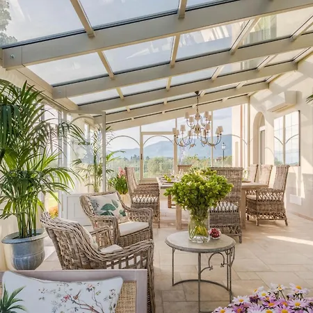 Sunkiss: Luxury With Tuscan Flair * Montecarlo