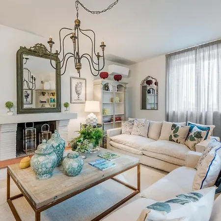 Sunkiss: Luxury With Tuscan Flair Villa