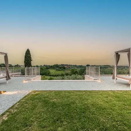 Sunkiss: Luxury With Tuscan Flair Montecarlo