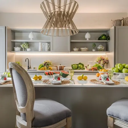 Villa Sunkiss: Luxury With Tuscan Flair *