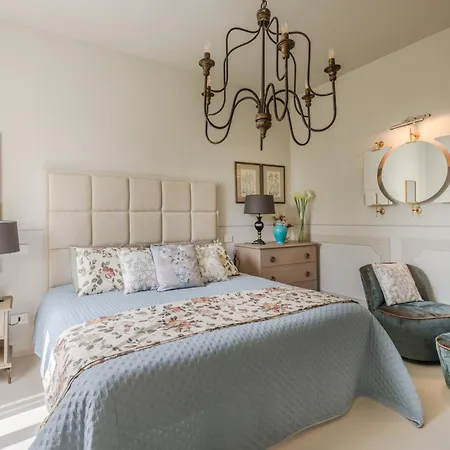 Sunkiss: Luxury With Tuscan Flair *