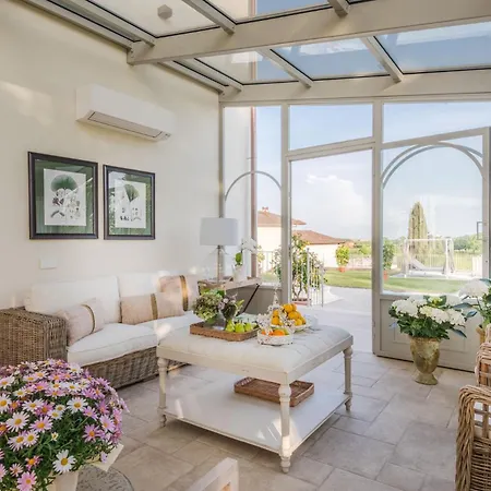 Sunkiss: Luxury With Tuscan Flair Villa *