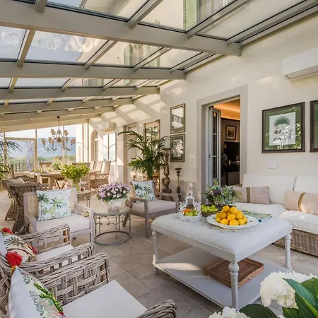 Sunkiss: Luxury With Tuscan Flair