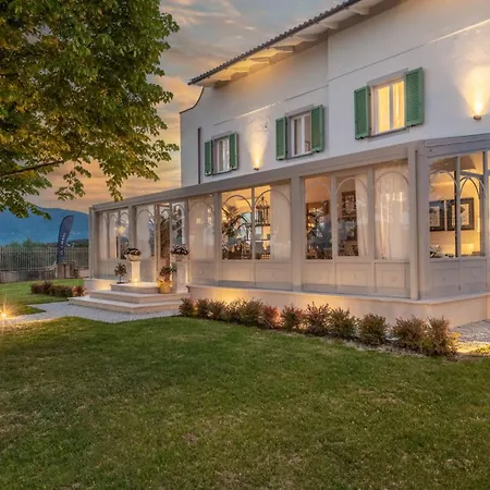 Sunkiss: Luxury With Tuscan Flair Villa