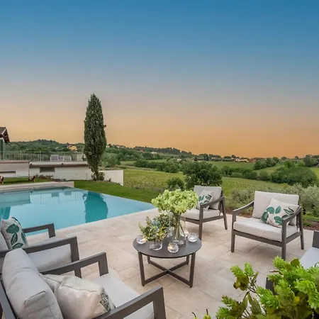 Sunkiss: Luxury With Tuscan Flair Villa Montecarlo
