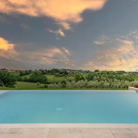 Sunkiss: Luxury With Tuscan Flair *